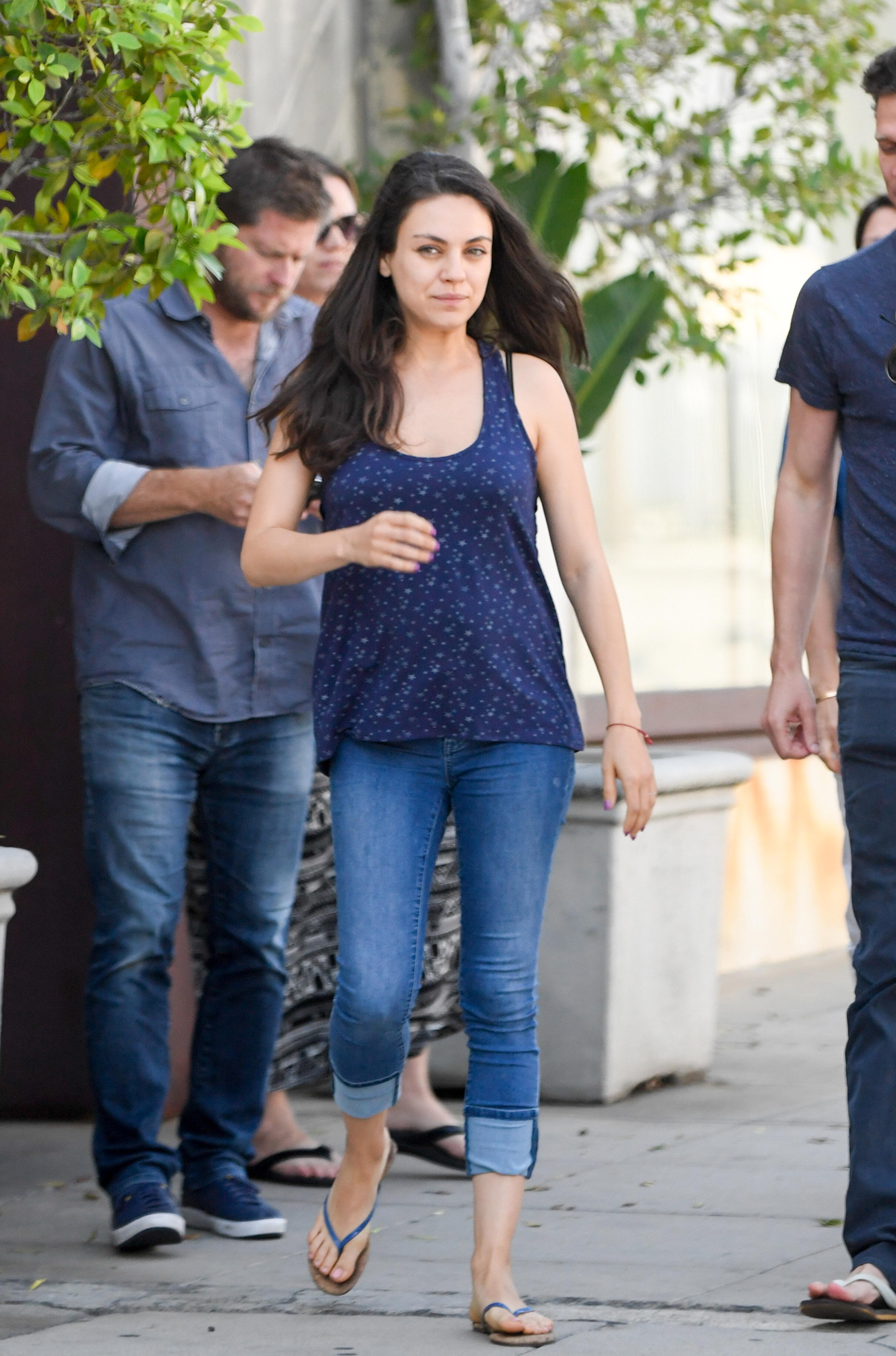 mila kunis pregnant second baby ashton kutcher