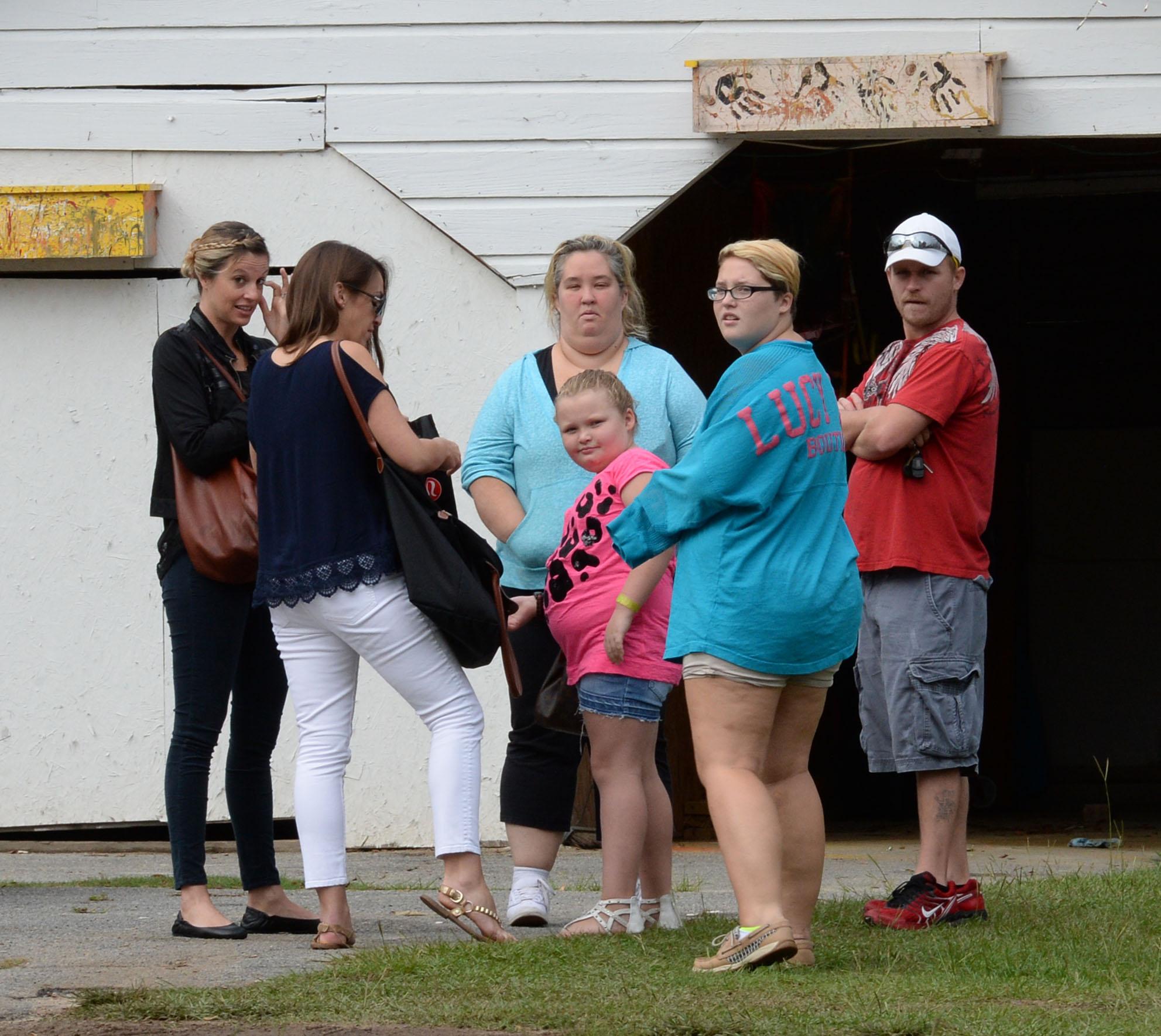 Honey Boo Boo shows off her new Louis Vuitton bag in McIntyre, GA