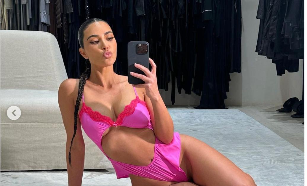 Kim Kardashian Strips Down, Shows Sexy Valentine's Day Lingerie: Photos