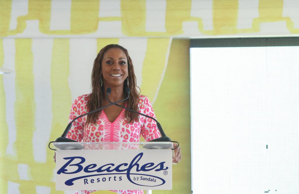 //Holly Robinson Peete x