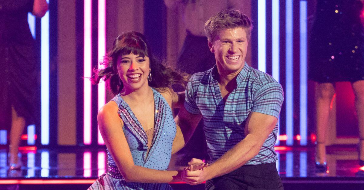 is robert irwin dating xochitl gomez inside their relationship