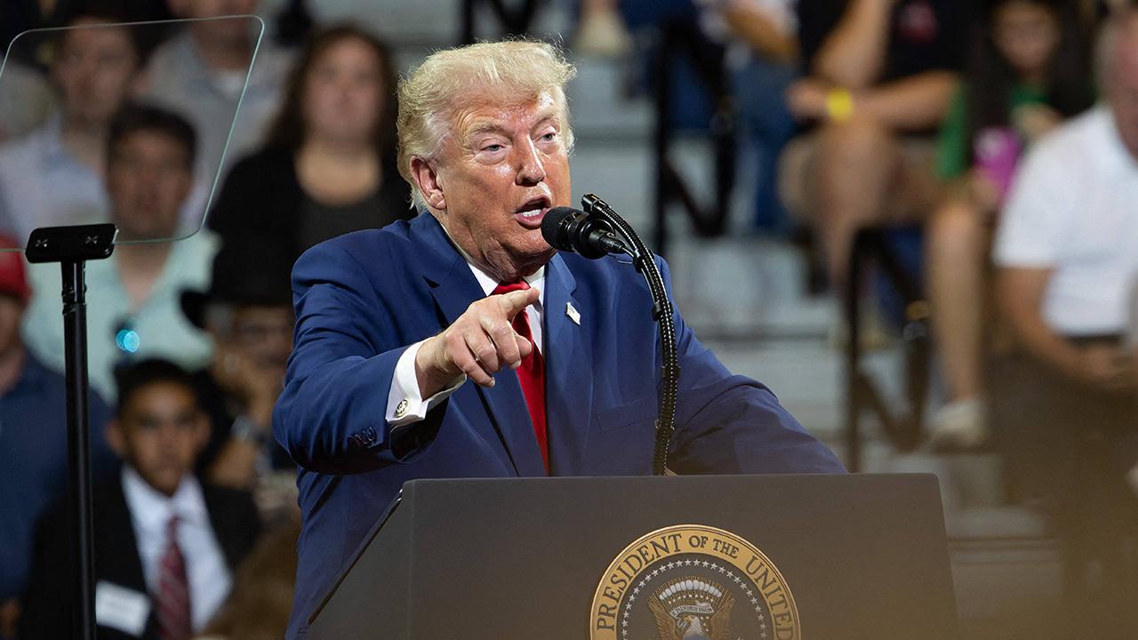 photo of The POTUS claimed Iran is 'begging' to meet with him.