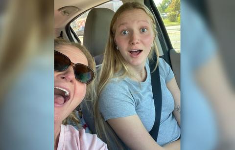 sister wives christine brown empowering playlist kelly clarkson