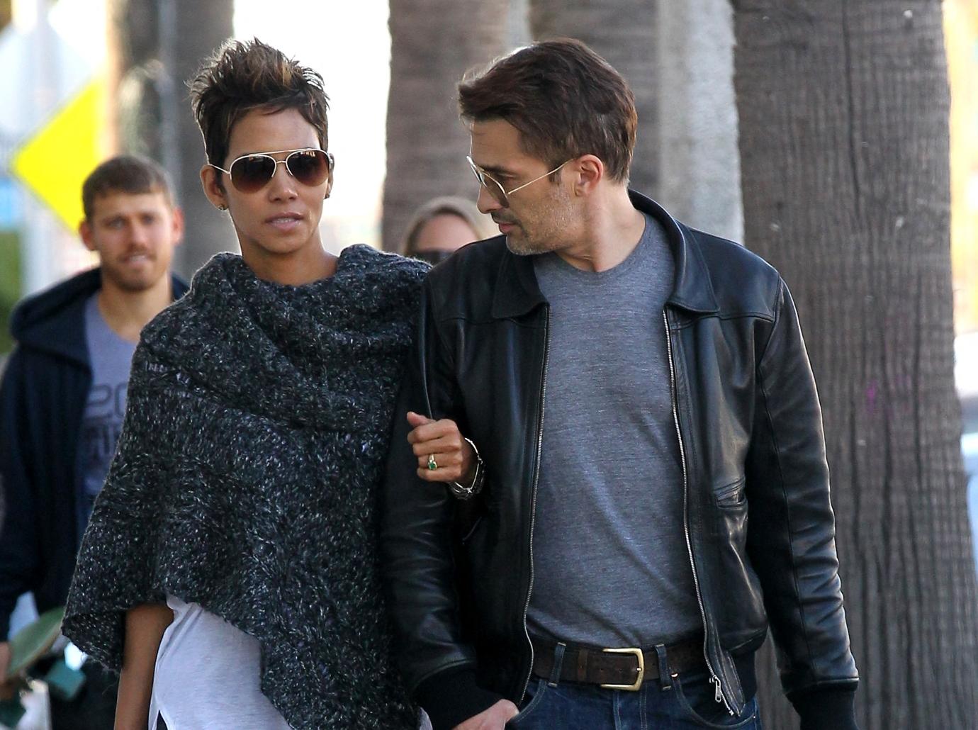 halle berry ex husband olivier delays co parenting therapy travel