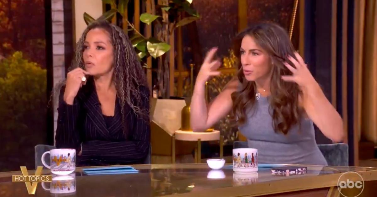 Photo of Alyssa Farah Griffin accidentally insulted Bill de Blasio's looks while sitting next to his girlfriend.