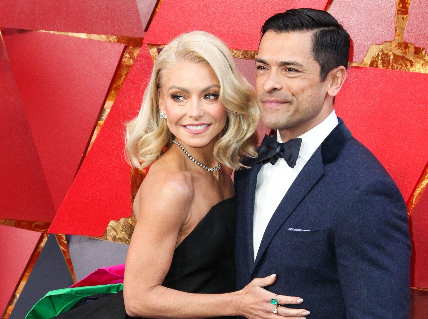 mark consuelos doesnt know kelly ripa love language