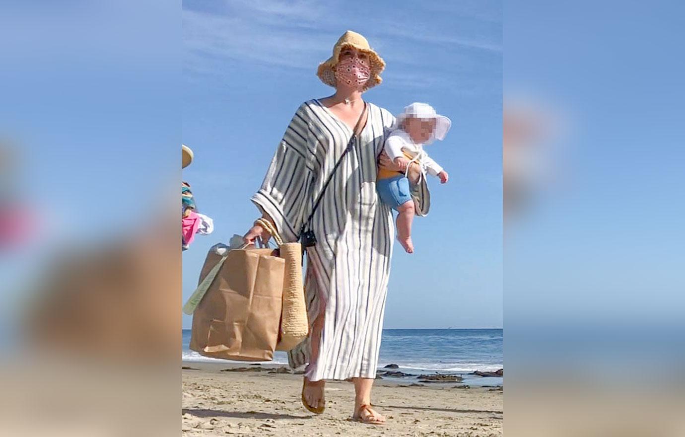 katy perry orlando bloom on beach with baby daisy dove