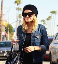 2011__01__FP_6649351_Richie_Nicole_CAD _012911 228×300.jpg