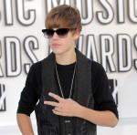 2010__10__Justin_Bieber_Oct5newsne 150&#215;148.jpg