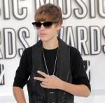2010__10__Justin_Bieber_Oct5newsne 150×148.jpg