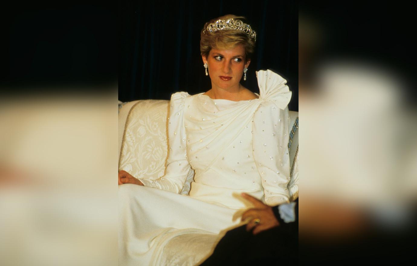 Princess diana iconic outfits 09