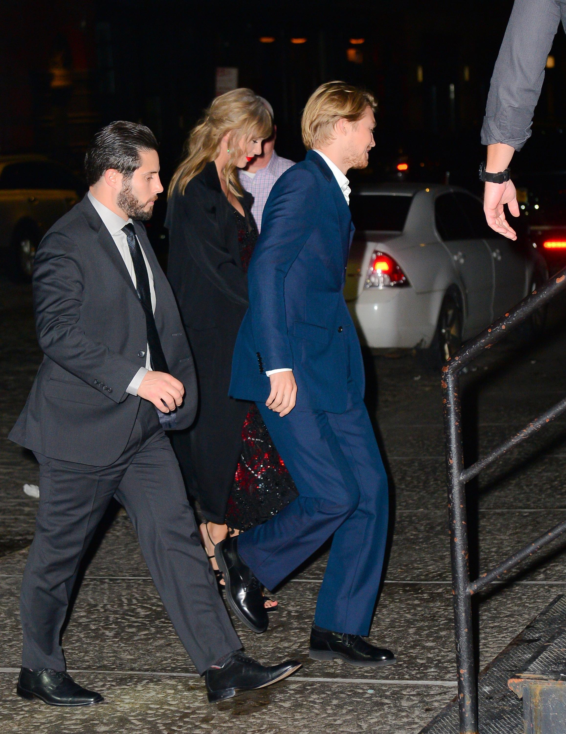 Taylor Swift and Joe Alwyn spotted arriving back at her apartment in New York