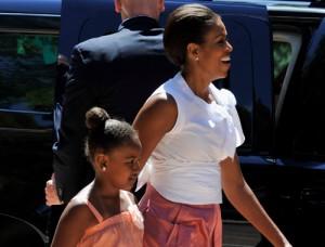 2010__08__Michelle_Obama_Aug9news 300×228.jpg