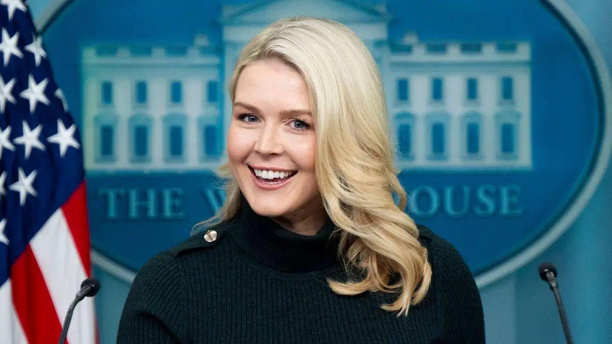 Photo of Donald Trump recently wondered if Karoline Leavitt was 'doing a poor job.'