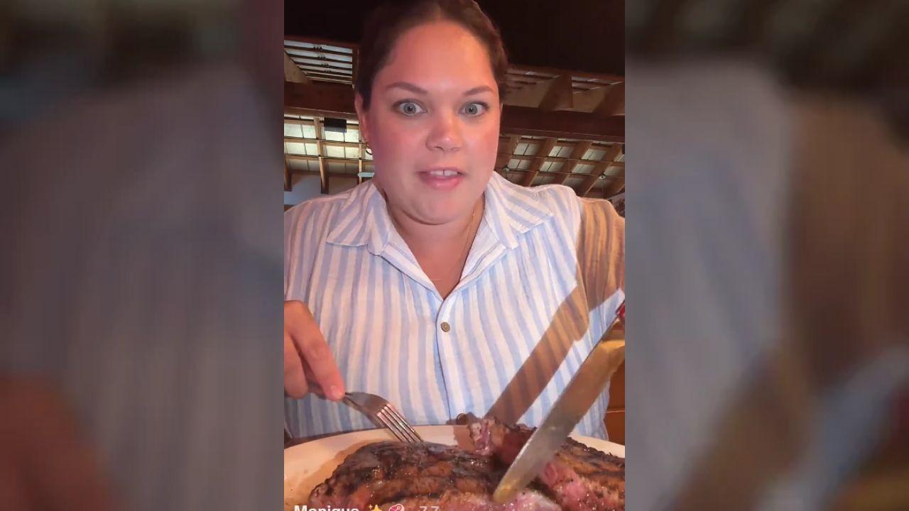 Image of tikToker Monique Elyousfi couldn't keep quiet about the Blue-Rare ribeye she ordered from Texas Roadhouse.