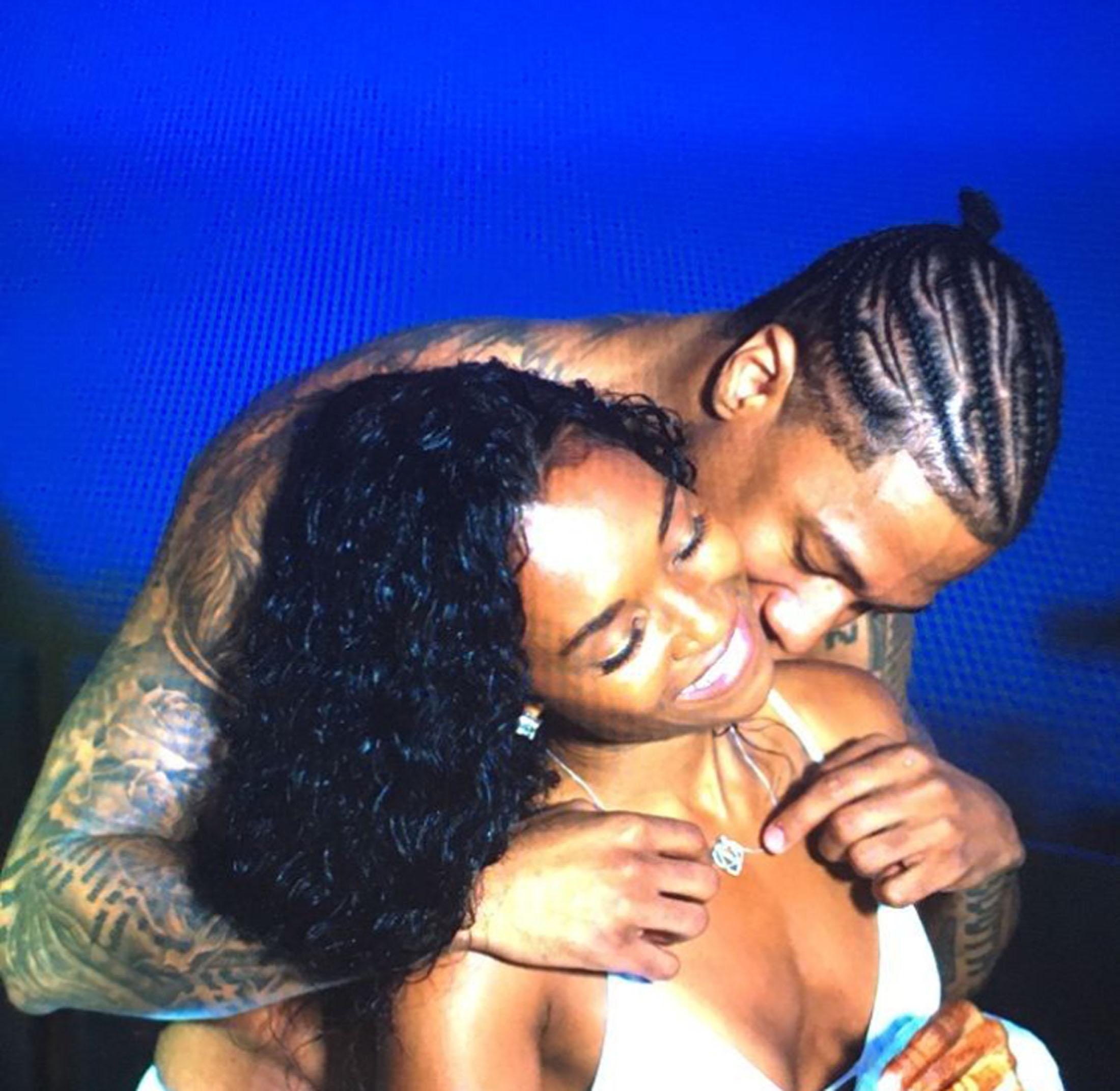 Nick Cannon and Rozanda &#8216;Chilli&#8217; Thomas in bed together for new music video.