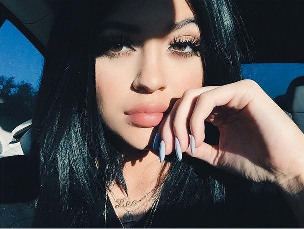 Kylie jenner lips cosmo 01