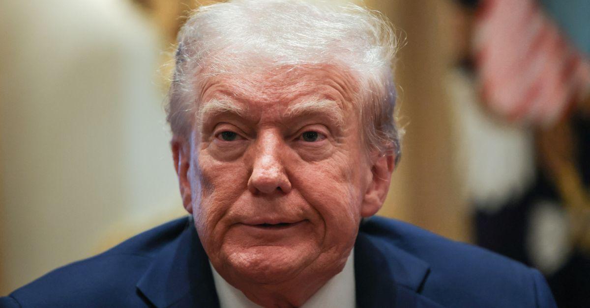 photo of Micheal Wolff recalled photos of Donald Trump with a stain on his pants