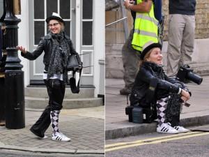 2010__08__Madonna_Aug9_16_m 300×225.jpg