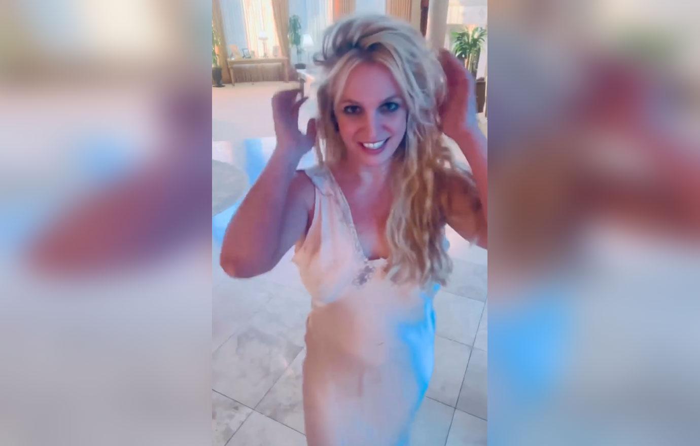 britney spears shows off her silk and beautiful nightgown