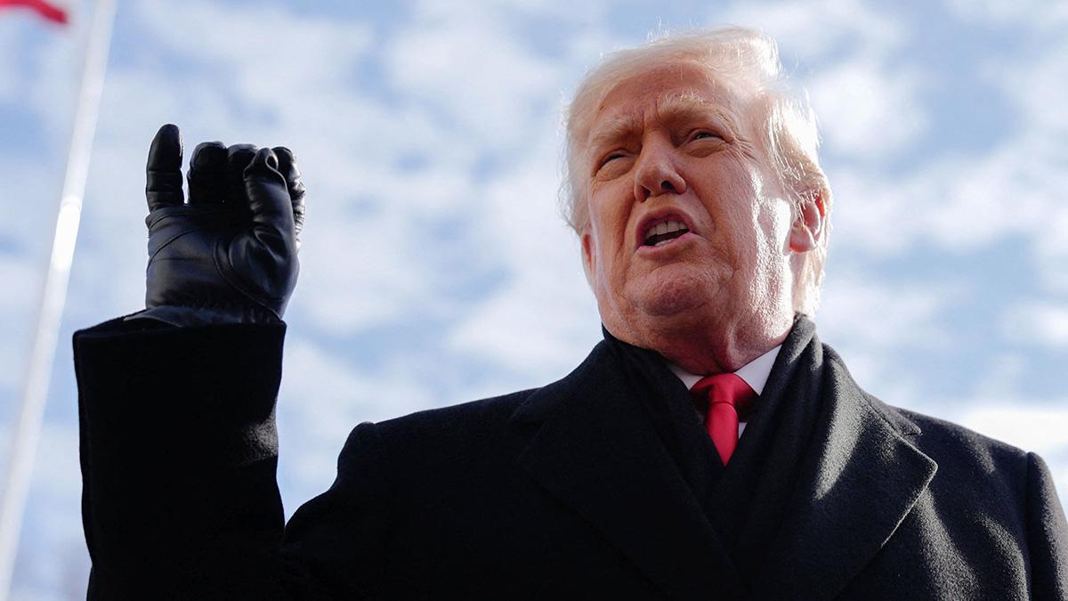 Photo of The president allegedly has late-night snack binges in his bedroom.