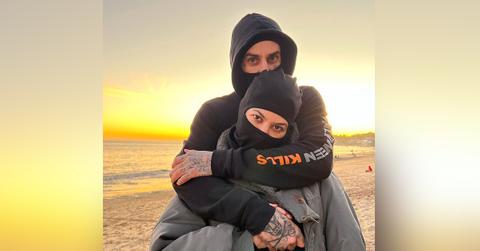 kourtney kardashian travis barker match kids beach