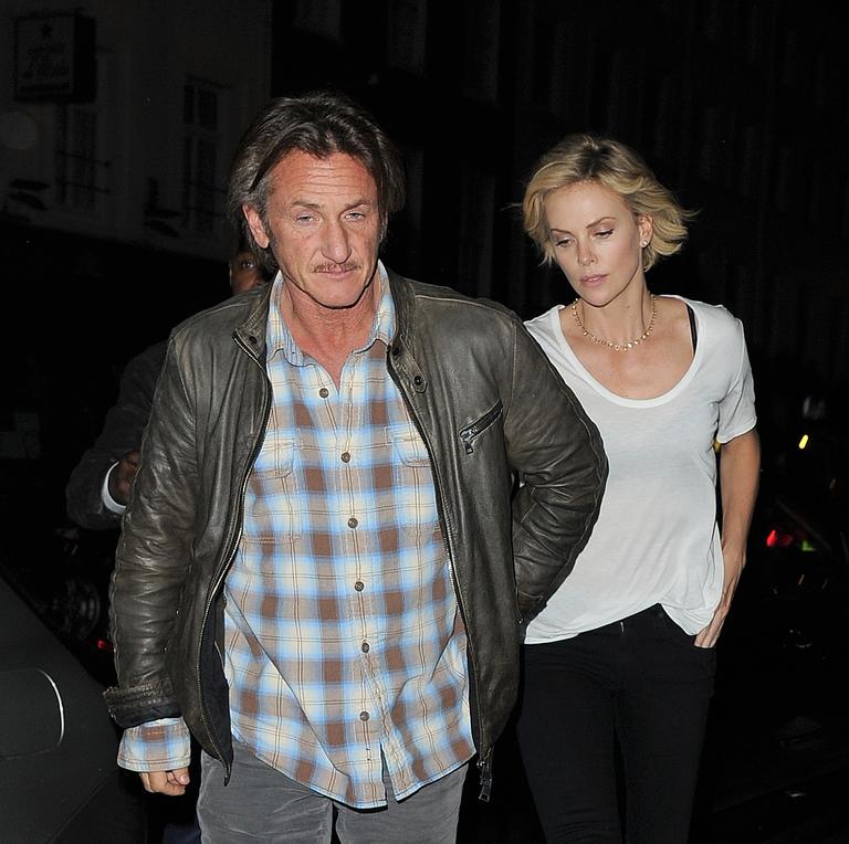 Too Clingy See What Could Cause Sean Penn And Charlize Theron To Break Up