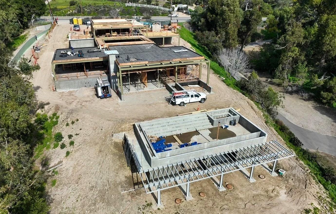 Image of Leonardo DiCaprio reportedly purchased a $50 million home.