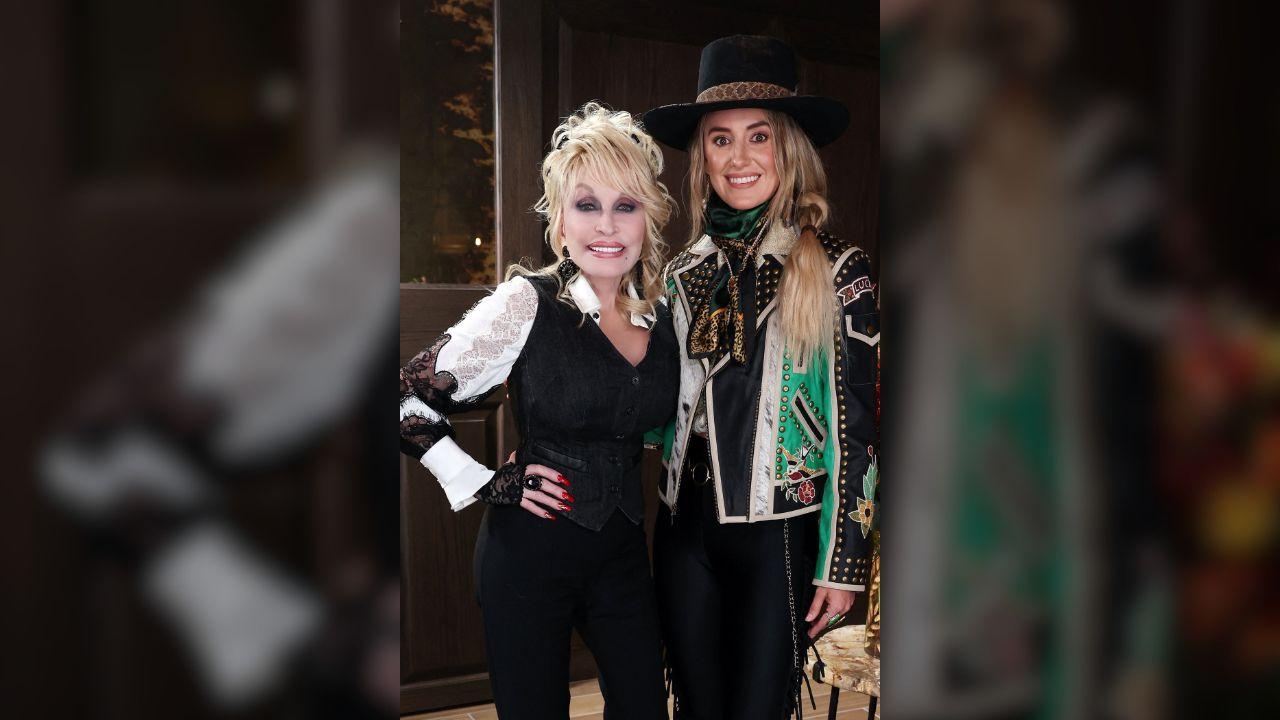Photo of Lainey Wilson still senses Dolly Parton's presence.