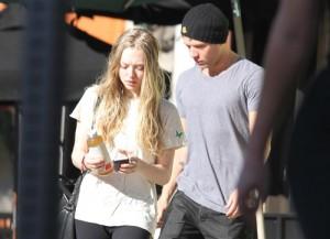 2011__01__Seyfried_Phillippe_012711a 300×217.jpg