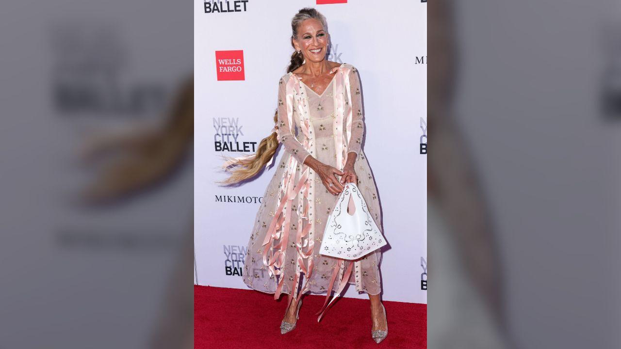 image of SJP took a page out of Carrie Bradshaw's style book for the night.