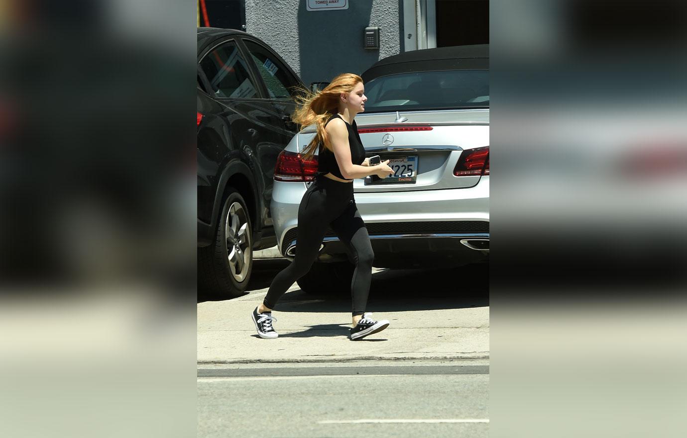 Makeup-Free Ariel Winter Running To Car