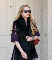 2010__12__Lindsay_Lohan_Dec1newsnea 218×300.jpg