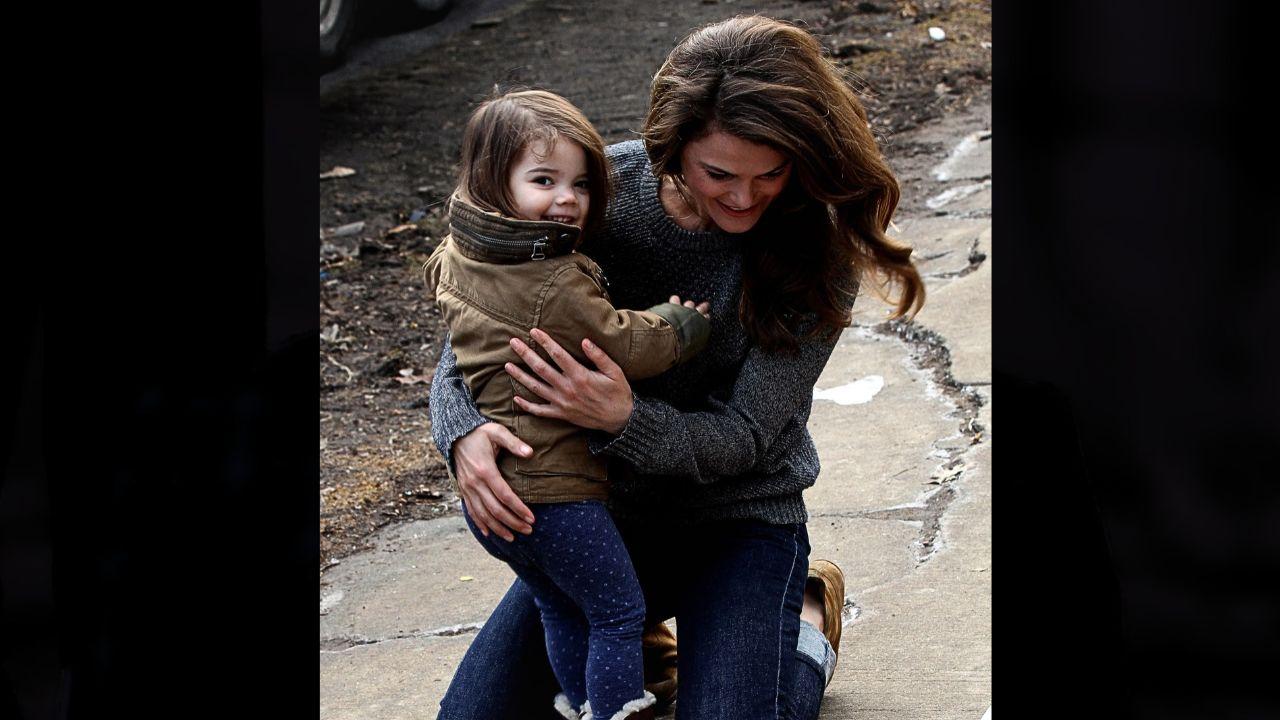 Image of Willa Lou Deary and Keri Russell.