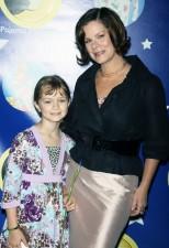 2009__09__okmarciaeulala 154×225.jpg