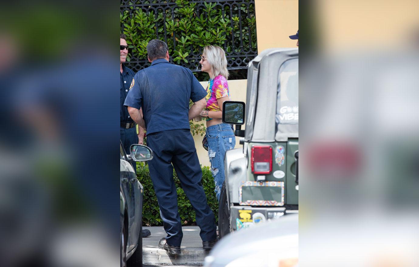 Paris Jackson Suicide Attempt Paramedics Photos 03