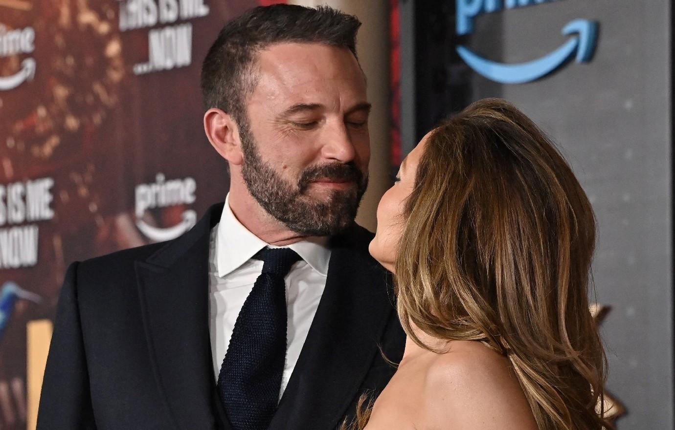 jennifer lopez closer ex ben affleck keep lives separate