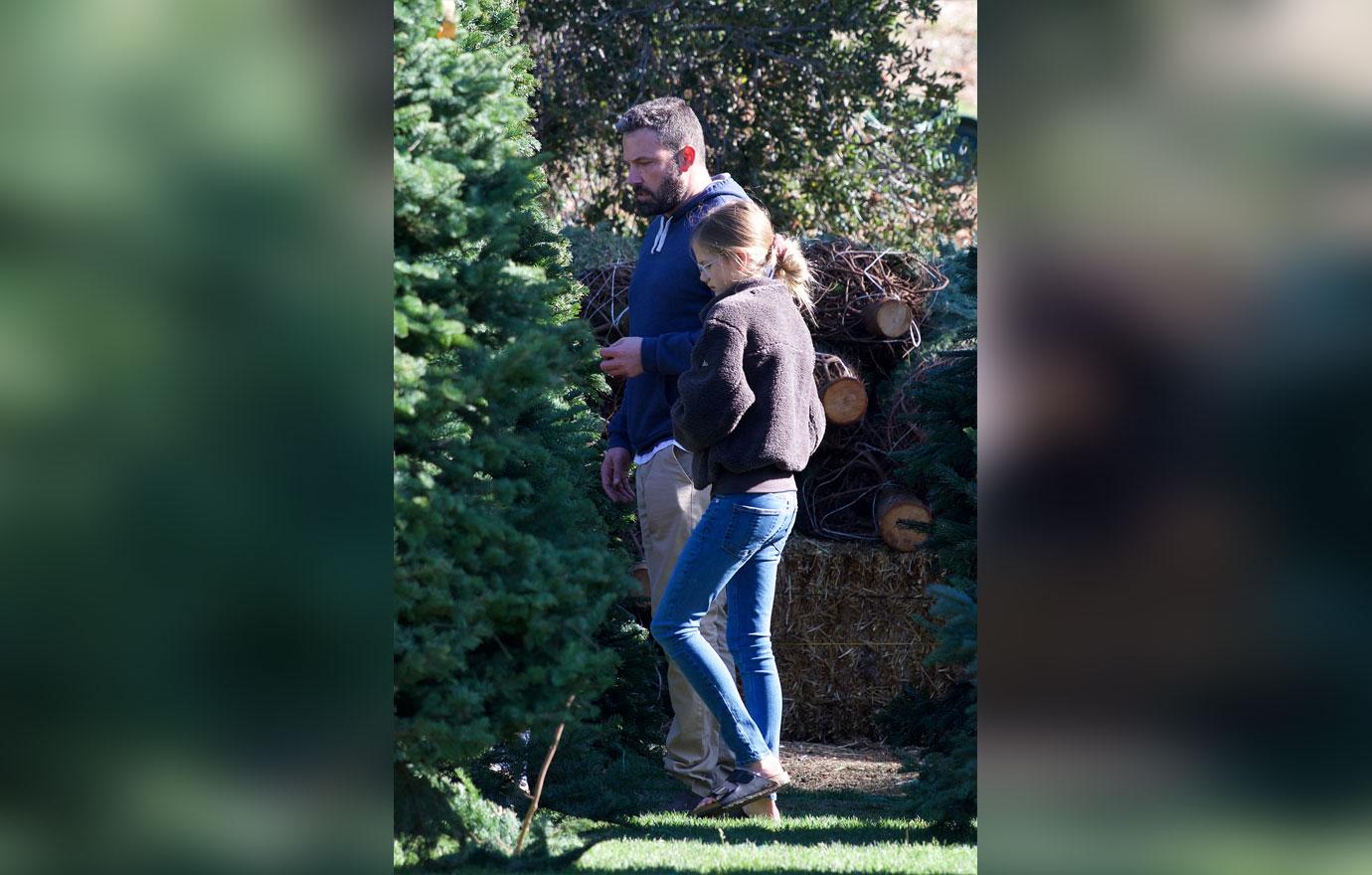 Ben Affleck taking he’s family to buy a Christmas tree.