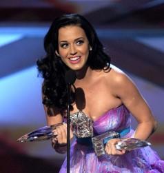 2011__01__Katy_Perry_Jan6newsnea 238×300.jpg