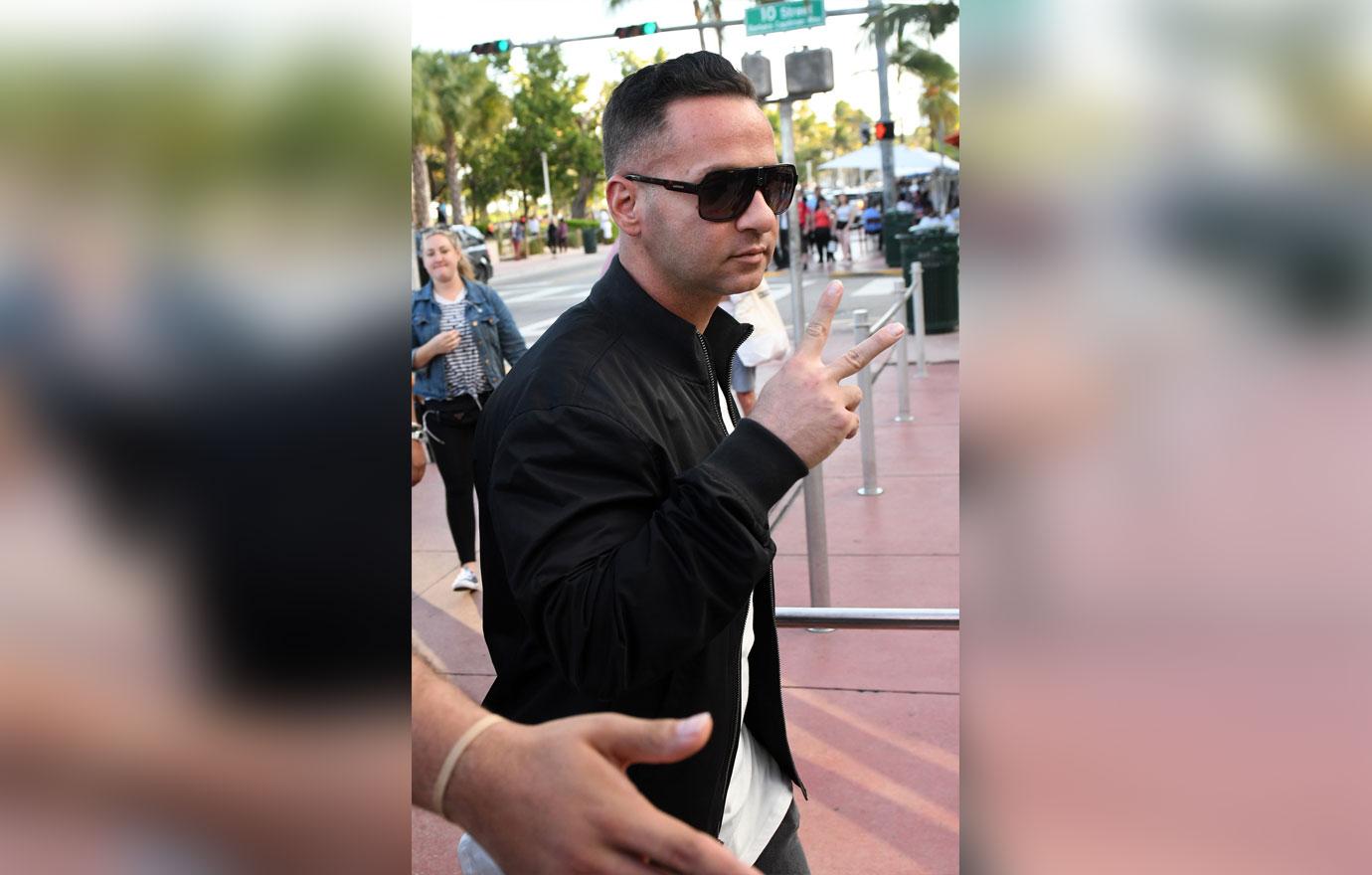 Mike &#8220;the Situation&#8221; Sorrentino and Jennifer &#8220;JWoww&#8221; Farley join the rest of the cast at The Cleveland Bar in South Beach to film Jersey Shore: Family Vacation