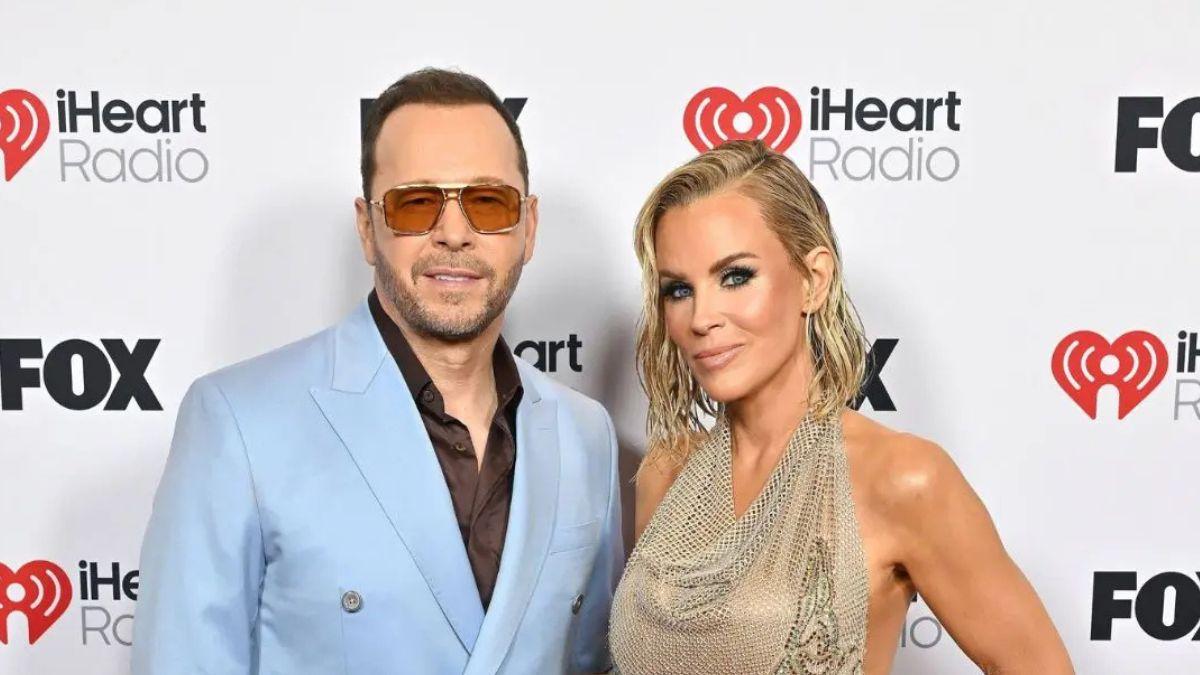 image of donnie walhberg and Jenny mccarthy 