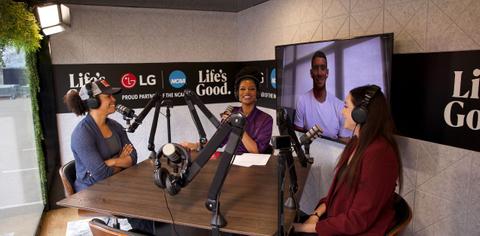 taylor rooks embraces standing out sports industry