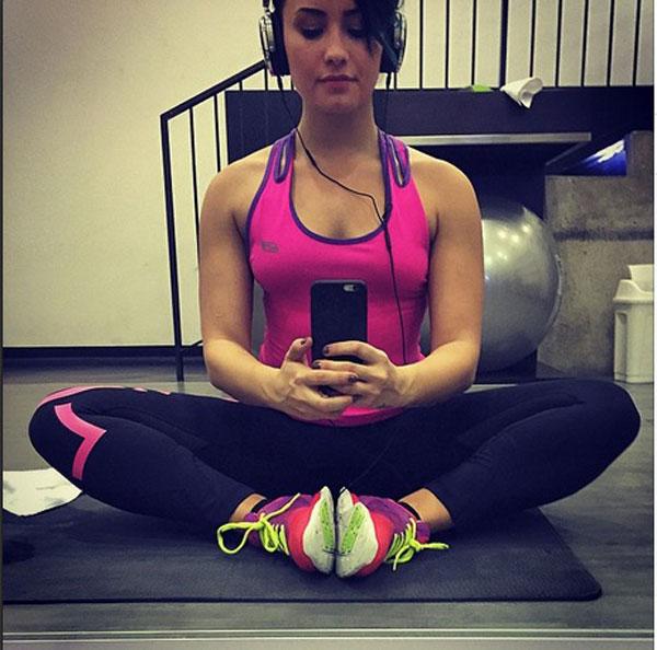 legging  Demi lovato workout, Demi lovato body, Demi lovato pictures