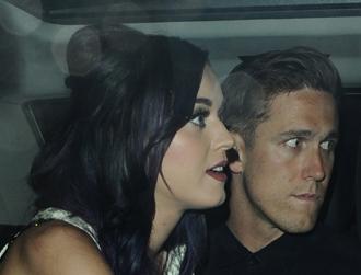 Katy perry robert ackroyd june8.jpg