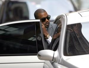 2010__08__Kanye_West_Aug17_66 300×231.jpg