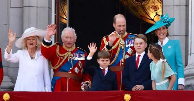 image of royal family 