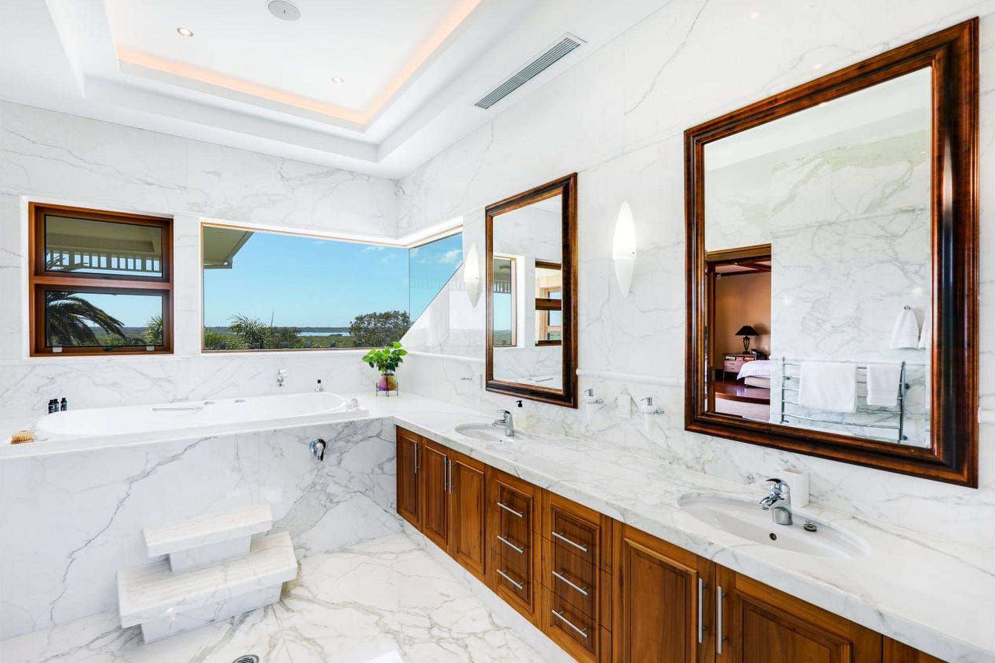 depp heard gold coast ensuite