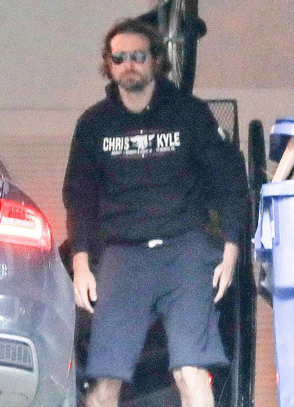 Exclusive&#8230; Bradley Cooper Hangs Out At A Friend&#8217;s House In LA