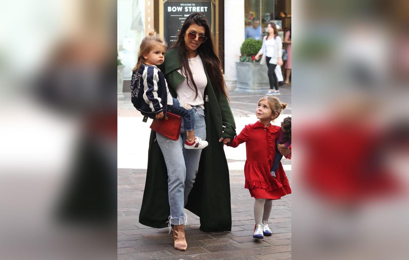 Kim kardashian talks sister khloe return home baby true 4