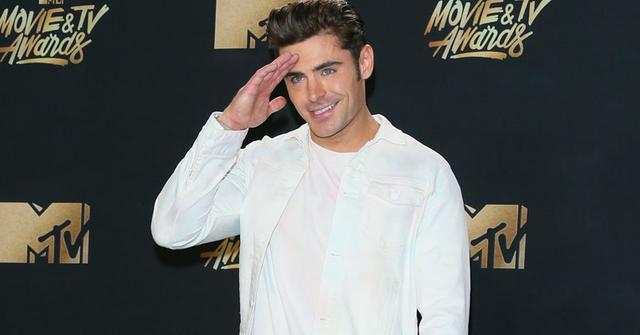 Zac efron zendaya kiss